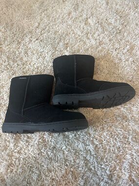 BearPaw Black Suede Cozy Comfy Plush Fur Lining Men’s Women’s Winter Boots 12